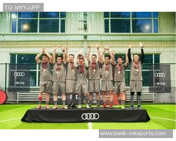 愤怒小鸟足球赛激情对决勇闯绿茵场展现团队合作与竞技精神 愤怒小鸟足球赛激情对决勇闯绿茵场展现团队合作与竞技精神